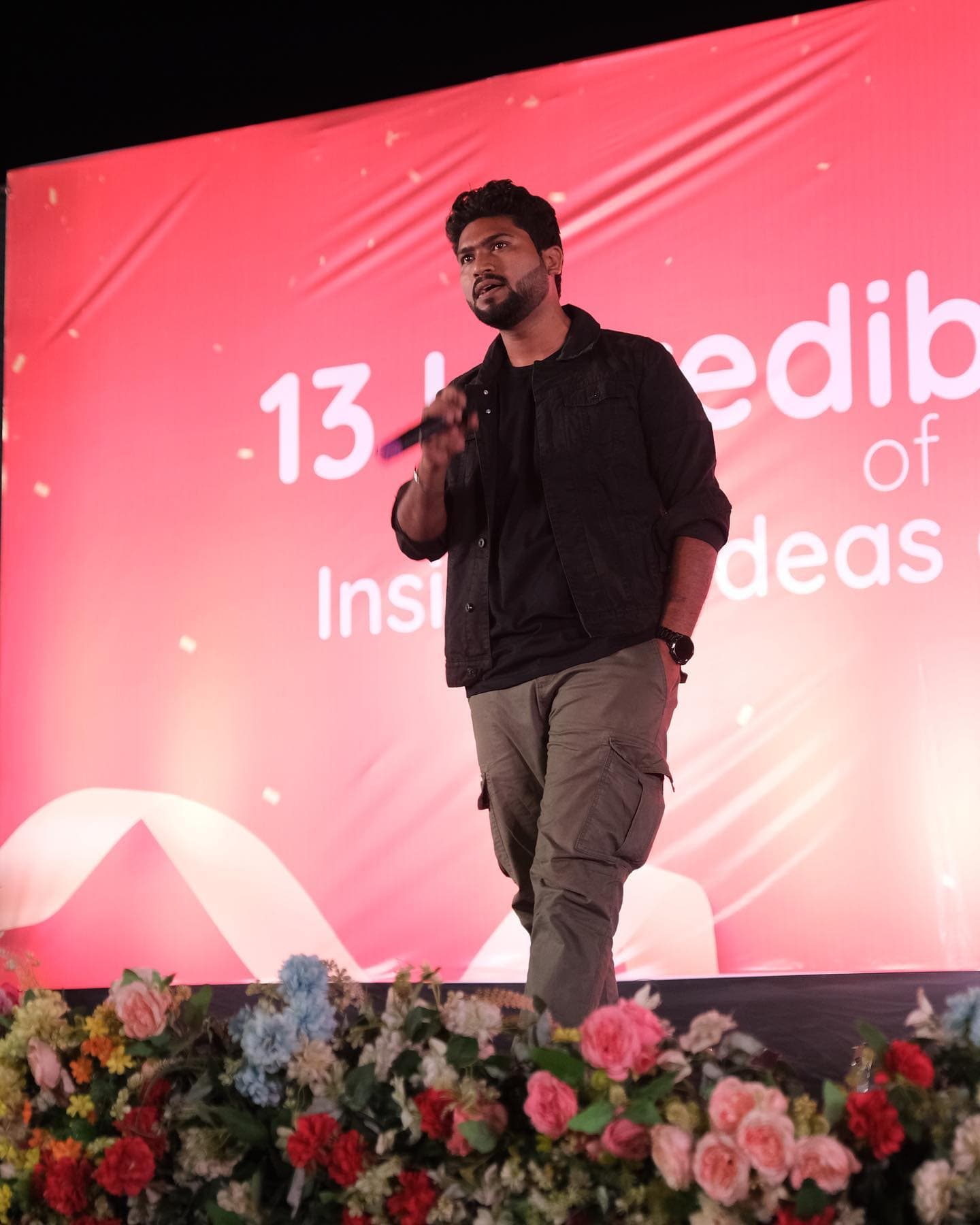 Vinit Bahadure speaking on stage